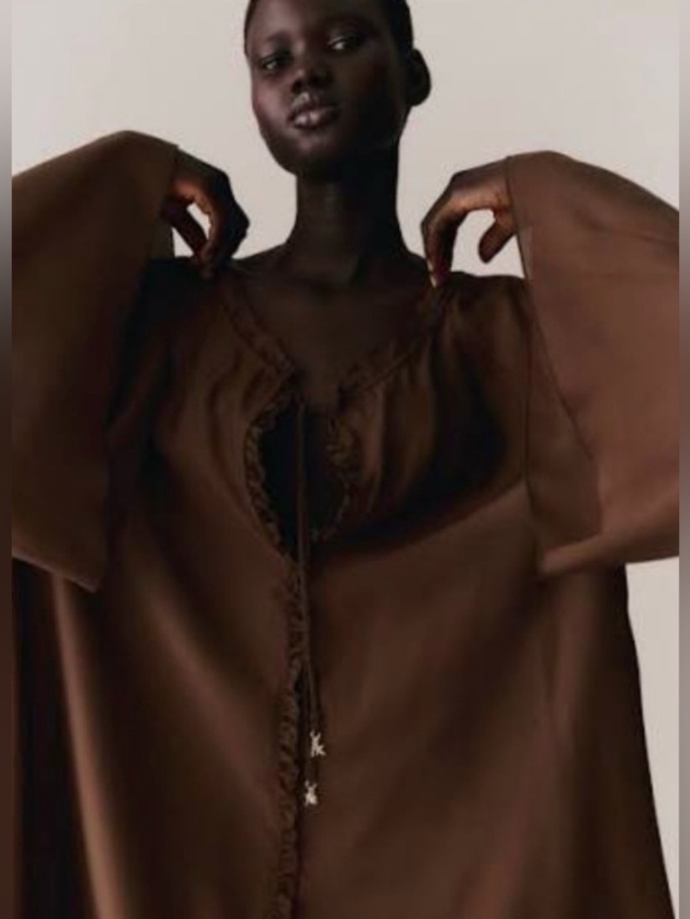 H&M - BROWN OVERSIZED DRESS - Picture 2 of 5